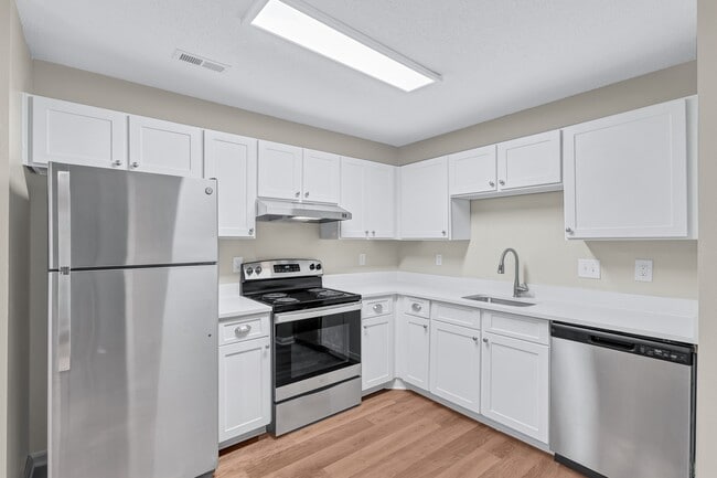 Hideaway Townhomes in Fredericksburg, VA - Foto de edificio - Building Photo