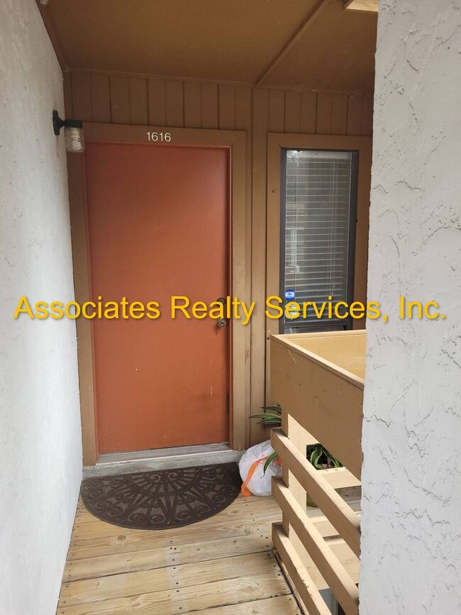 property at 1616 SW 16th St