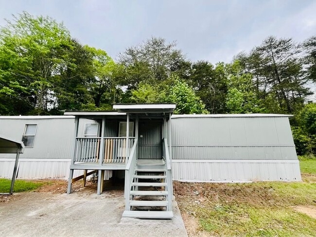 366 Trails End Way in Dalton, GA - Building Photo - Building Photo