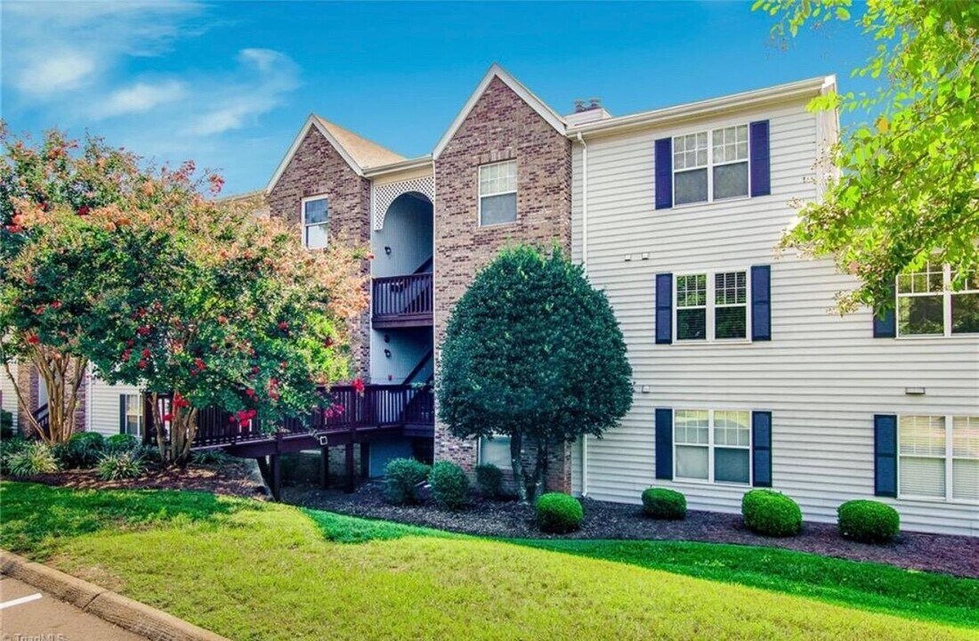 3810 Old Rosebud Ct in Clemmons, NC - Building Photo