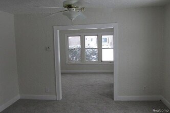 995 Lakeview St in Waterford Township, MI - Building Photo - Building Photo