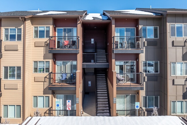 Peak42 in Bend, OR - Foto de edificio - Building Photo