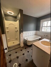 68 Birch St in Biddeford, ME - Building Photo - Building Photo