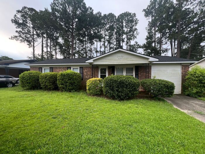 5132 Foxfire Rd in Fayetteville, NC - Building Photo