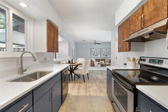 2508 Cockburn Dr in Austin, TX - Building Photo - Building Photo