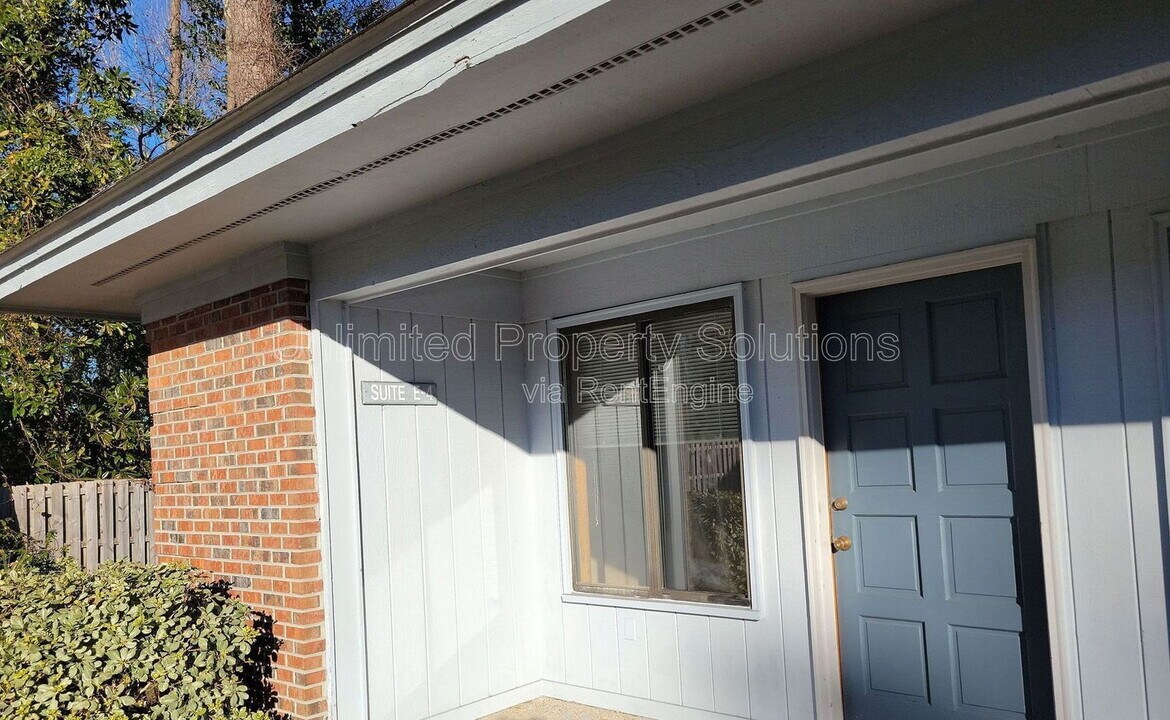 108 N Kerr Ave in Wilmington, NC - Foto de edificio