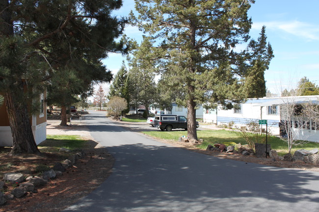 Desert Terrace Mobile Home Park in Redmond, OR - Building Photo - Building Photo