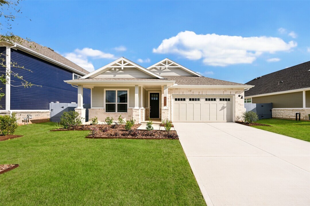 8311 Calico Pennant Wy in Fulshear, TX - Foto de edificio