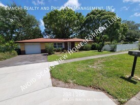 501 Lake Palms Dr in Largo, FL - Building Photo