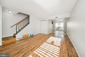 1508 Stowmarket Ct in Richmond, VA - Foto de edificio - Building Photo