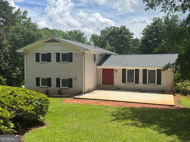 property at 4977 Rockbridge Rd SW