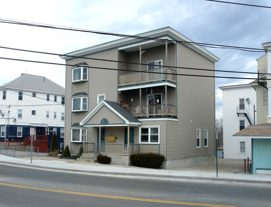 250 Logee St in Woonsocket, RI - Foto de edificio