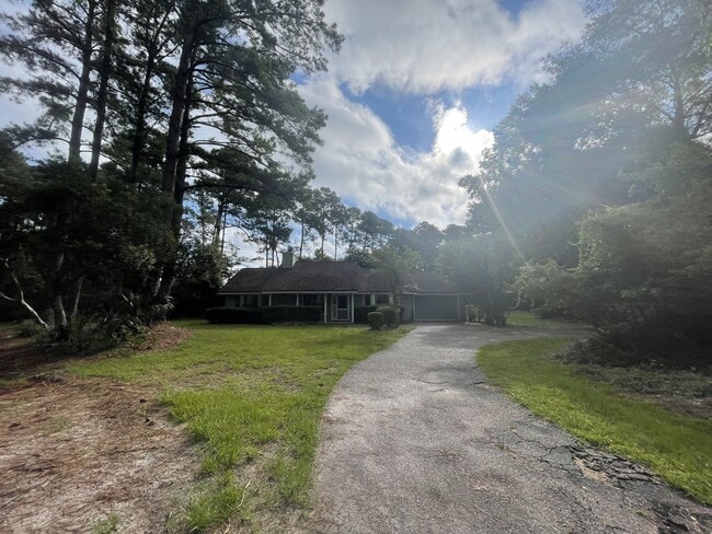 54 Sugaree Dr in Bluffton, SC - Building Photo - Building Photo