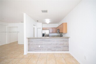 10870 NW 88th Terrace in Doral, FL - Building Photo - Building Photo