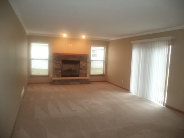 561 Yosemite Ave in Hartford, WI - Foto de edificio - Building Photo