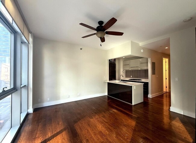 26-26 Jackson Ave in Queens, NY - Building Photo - Building Photo