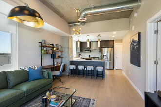 The Julian at Sloan's Lake in Denver, CO - Foto de edificio - Interior Photo