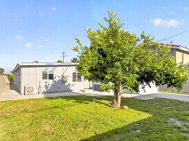 3233 Easy Ave in Long Beach, CA - Building Photo