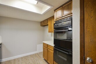 1326 Town Cir in Baytown, TX - Building Photo - Building Photo