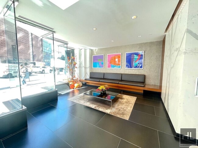 Fourth Avenue, Unit 3L