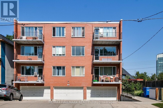 18-18 Kenrae Rd