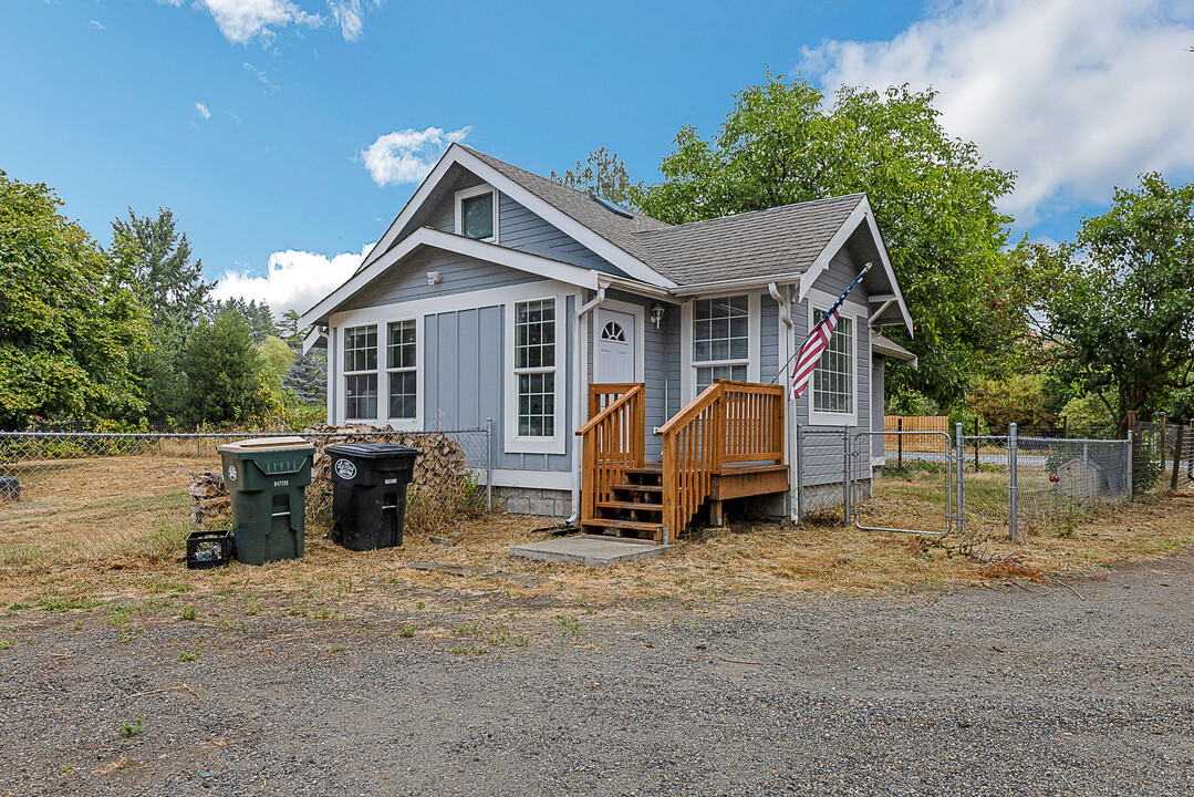 5625 Boston Harbor Rd NE in Olympia, WA - Building Photo