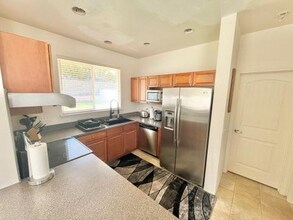 60 Anamuli St in Kahului, HI - Foto de edificio - Building Photo