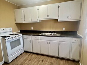 615-617 Texas Ave in Burlington, NC - Foto de edificio - Building Photo