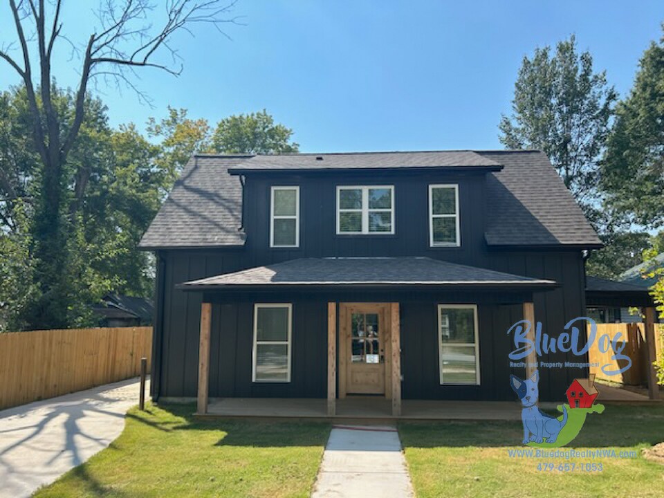 1453 S Washington Ave in Fayetteville, AR - Building Photo