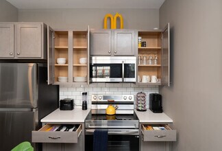 5825 Sunset Wy in Whitestown, IN - Building Photo - Building Photo