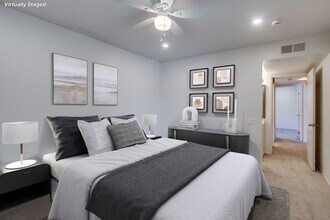 5999 Rancho Mission Rd, Unit 201 in San Diego, CA - Foto de edificio - Building Photo