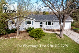 N5166 WI-175 in Fond du Lac, WI - Building Photo