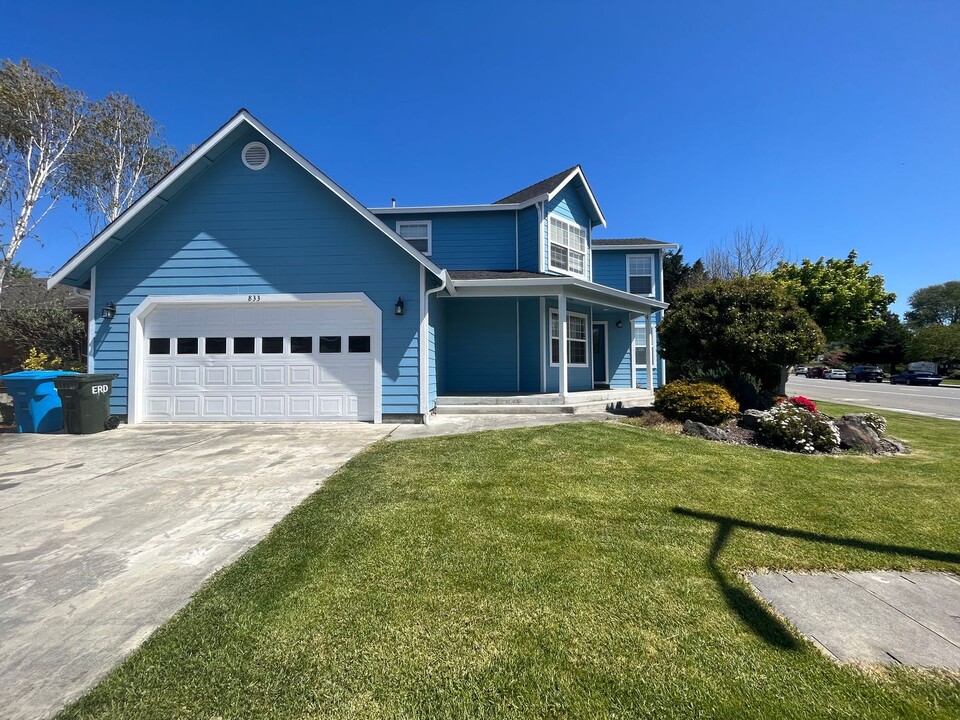 833 Springville Ave in Fortuna, CA - Building Photo