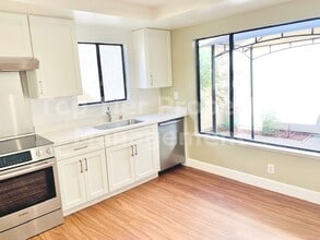 135 Northcreek Cir in Walnut Creek, CA - Building Photo - Building Photo