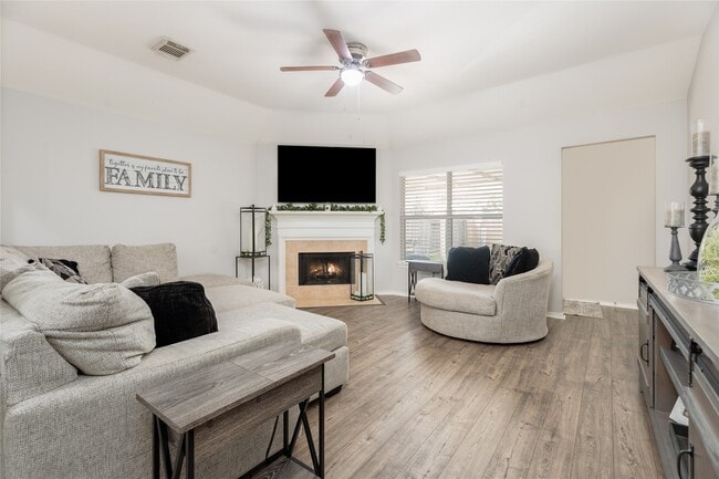 3210 Mystic Port Ln in League City, TX - Foto de edificio - Building Photo