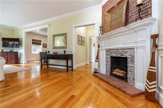 7 Gibson Ave in Narragansett, RI - Building Photo - Building Photo