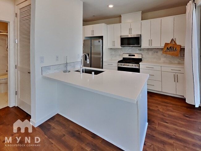 164 Log Pond Ln in Sacramento, CA - Building Photo - Building Photo