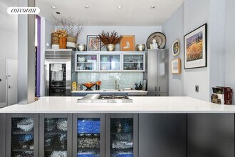 114-116 E 13th St in New York, NY - Building Photo - Building Photo