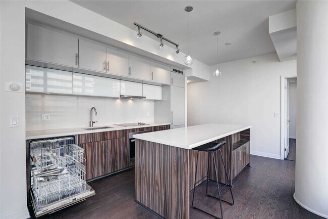 8 Mercer St in Toronto, ON - Building Photo - Building Photo