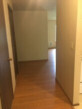 685 SW Coral St in Junction City, OR - Building Photo - Building Photo