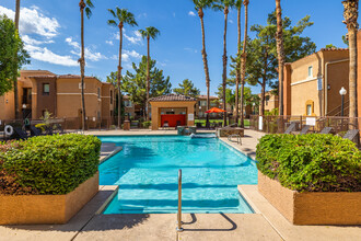 Desert Harbor Apartment Homes in Peoria, AZ - Foto de edificio - Building Photo