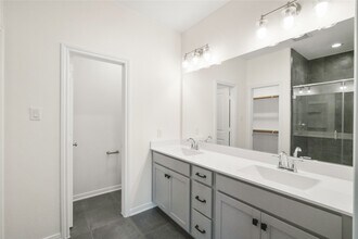 623 Silver Pear Ct in Montgomery, TX - Building Photo - Building Photo