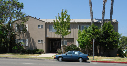 11401 Washington Pl in Los Angeles, CA - Building Photo - Building Photo