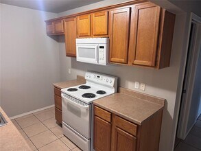 2515 W Oklahoma Ave in Guthrie, OK - Foto de edificio - Building Photo