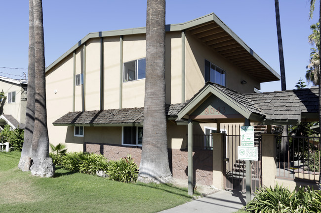 Hawaii Kai Apartments in Stanton, CA - Building Photo - Building Photo