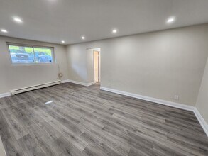 2 Normandy Dr in Guelph, ON - Building Photo - Building Photo