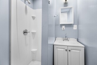 1624 Edgley St in Philadelphia, PA - Foto de edificio - Building Photo