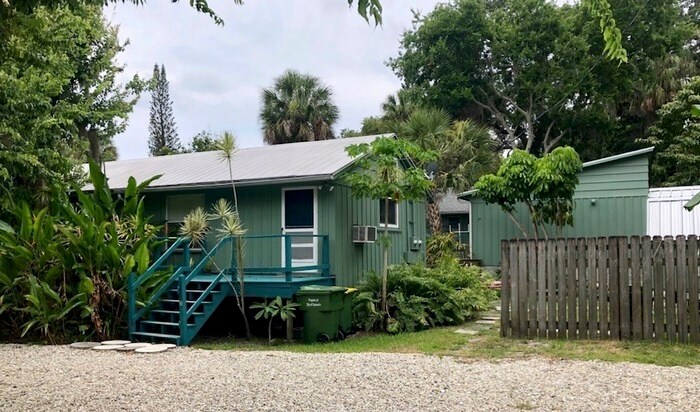 1395 40th St in Sarasota, FL - Building Photo
