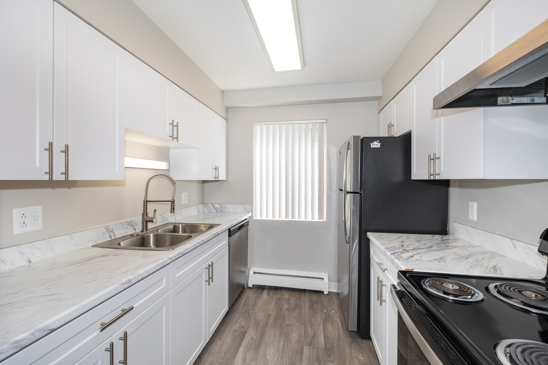 The Meridian at Lakewood in Lakewood, CO - Foto de edificio