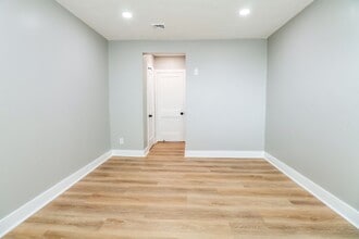 5548 Woodland Ave in Pennsauken, NJ - Building Photo - Building Photo